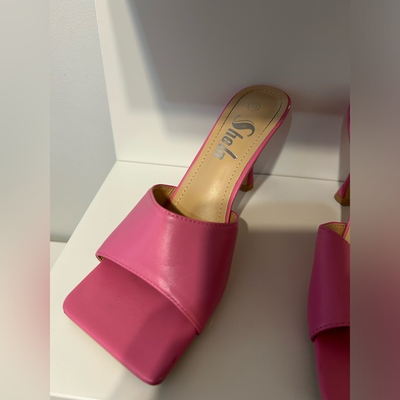 Shein Barbie pink mules heels 🎀, size 7.5, good condition. - Picture 4 of 4